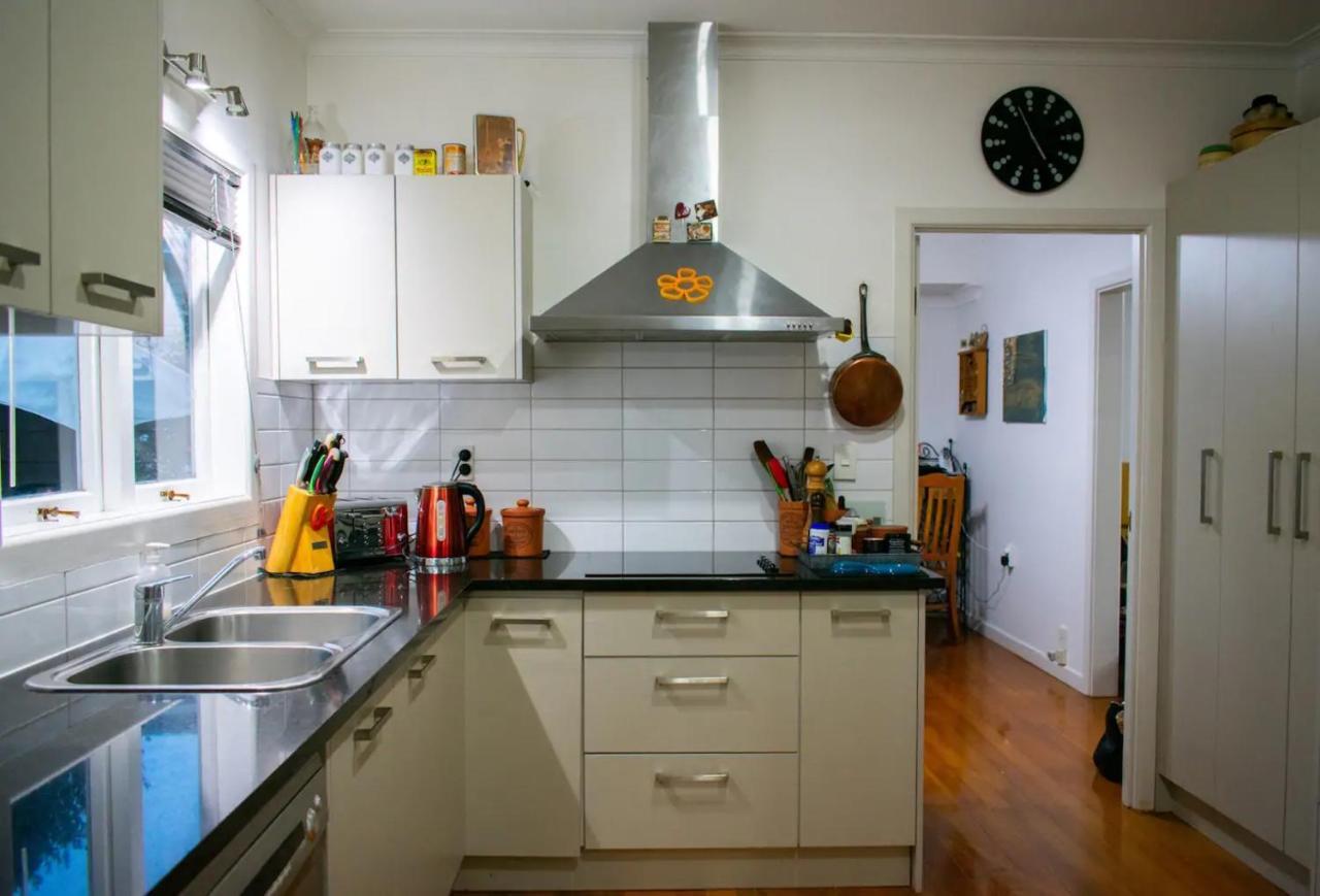 Spacious 5 Bedroom Family Abode *